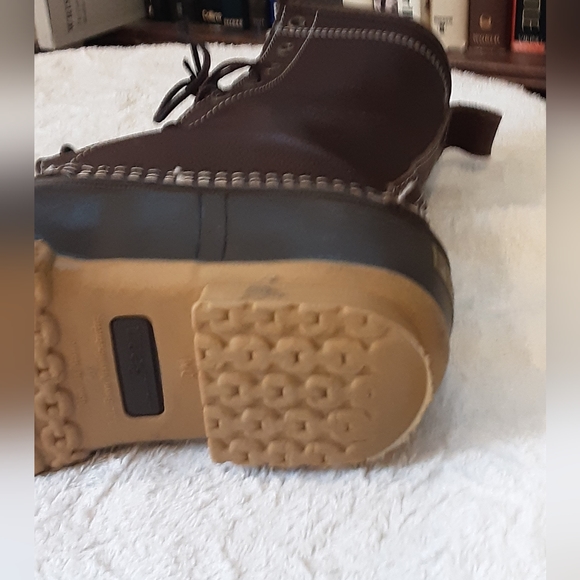 L.L. Bean womens size 7 lined duck boots - Picture 4 of 12